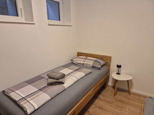 Schlafzimmer 2 Einzelbetten Schlafzimmer mit 2 Einzelbetten und Kommode